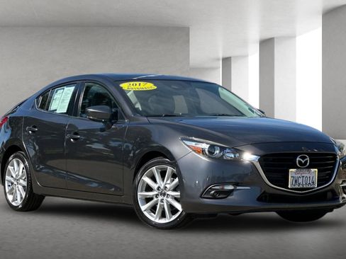 Used 2017 MAZDA MAZDA3 Grand Touring image 2