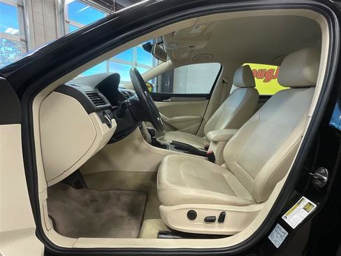 Used 2014 Volkswagen Passat 2.5 SE image 10