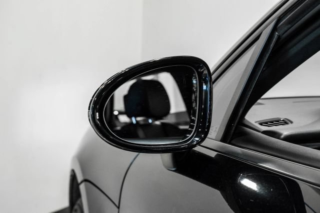Used 2020 Porsche Macan AWD/4WD image 38