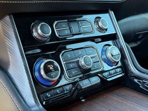 Used 2024 GMC Yukon Denali Ultimate image 23