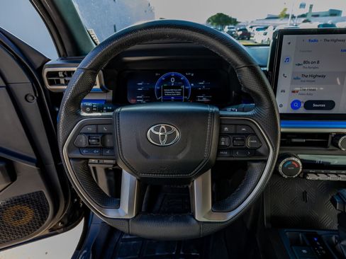 Used 2024 Toyota Tacoma TRD Off-Road image 18