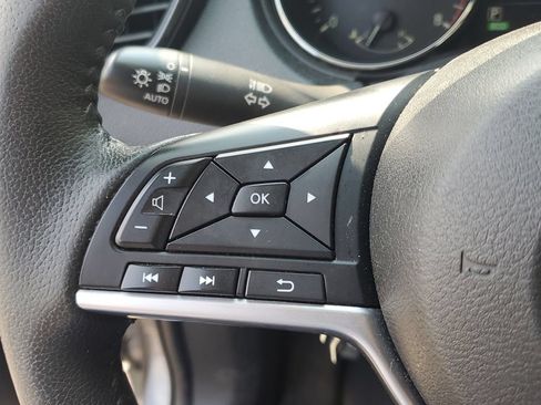 Used 2020 Nissan Rogue SV AWD/4WD image 9