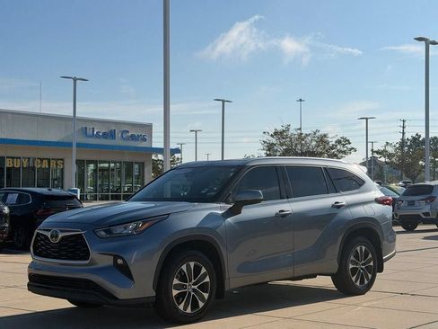 Used 2020 Toyota Highlander XLE AWD/4WD image 8