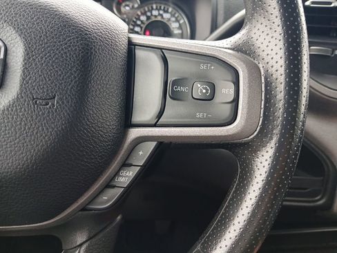 Used 2024 RAM 3500 Tradesman w/ Chrome Appearance Group AWD/4WD image 15