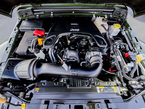 Used 2021 Jeep Gladiator Overland w/ Cold Weather Group image 43