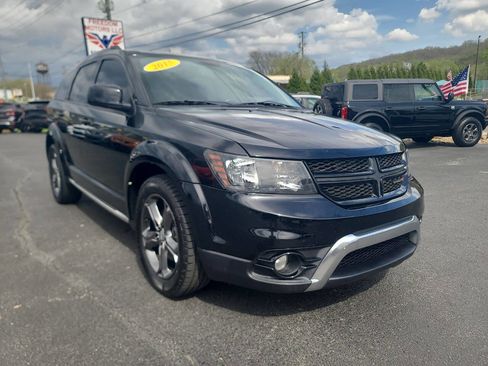 Used 2015 Dodge Journey Crossroad w/ Flexible Seating Group image 2
