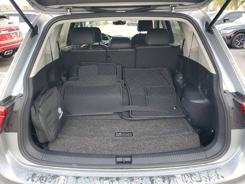 Certified 2023 Volkswagen Tiguan SE image 7