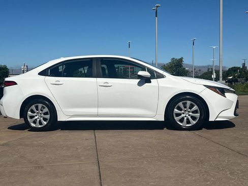 Certified 2023 Toyota Corolla LE FWD image 3