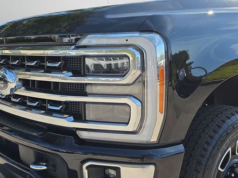 Used 2023 Ford F350 Platinum image 34