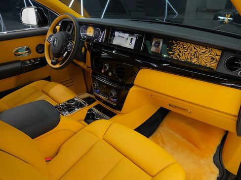 Used 2026 Rolls-Royce Phantom Sedan RWD image 49