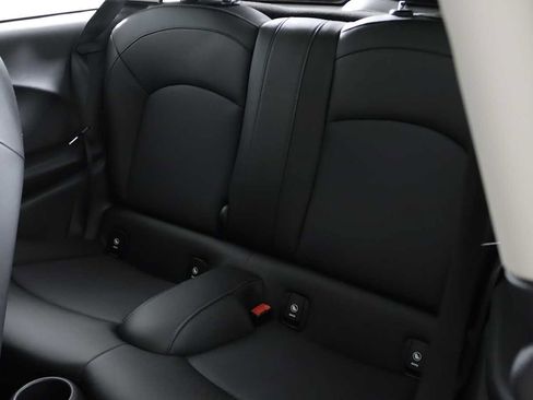 Used 2020 MINI Cooper 2-Door Hardtop FWD image 24