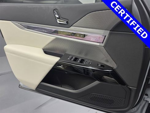 Used 2023 BMW 760i xDrive w/ Luxury Rear Seating Package image 25