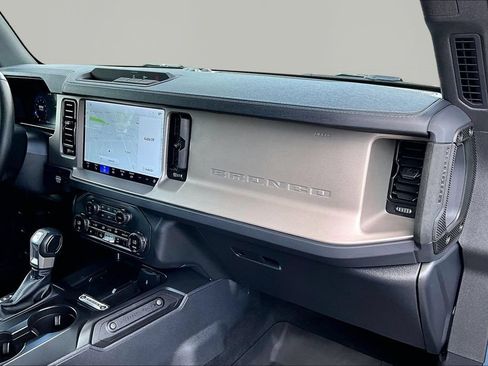Certified 2025 Ford Bronco Outer Banks AWD/4WD image 17