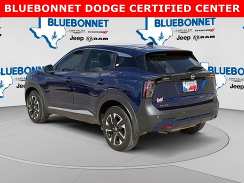Used 2025 Nissan Kicks SV AWD/4WD image 7