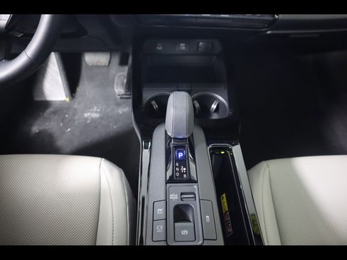 Used 2024 Toyota Prius Limited w/ Limited Premium Package AWD/4WD image 27