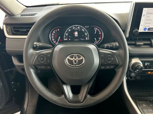 Used 2024 Toyota RAV4 XLE FWD image 17