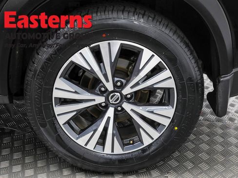 Used 2021 Nissan Rogue SV image 30