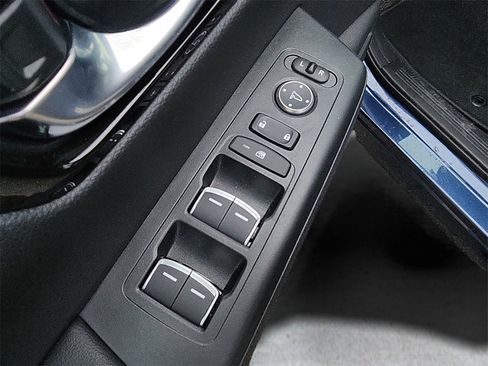 Used 2025 Honda CR-V EX-L image 15