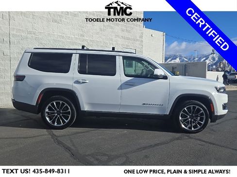 Used 2022 Jeep Wagoneer Series III w/ Premium Group I image 2