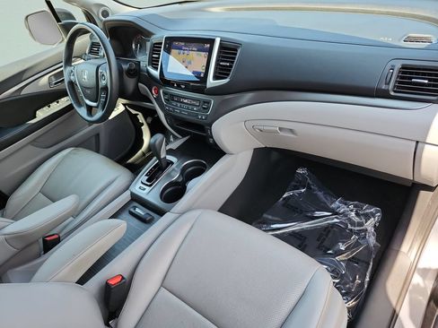 Used 2017 Honda Ridgeline RTL-T image 17