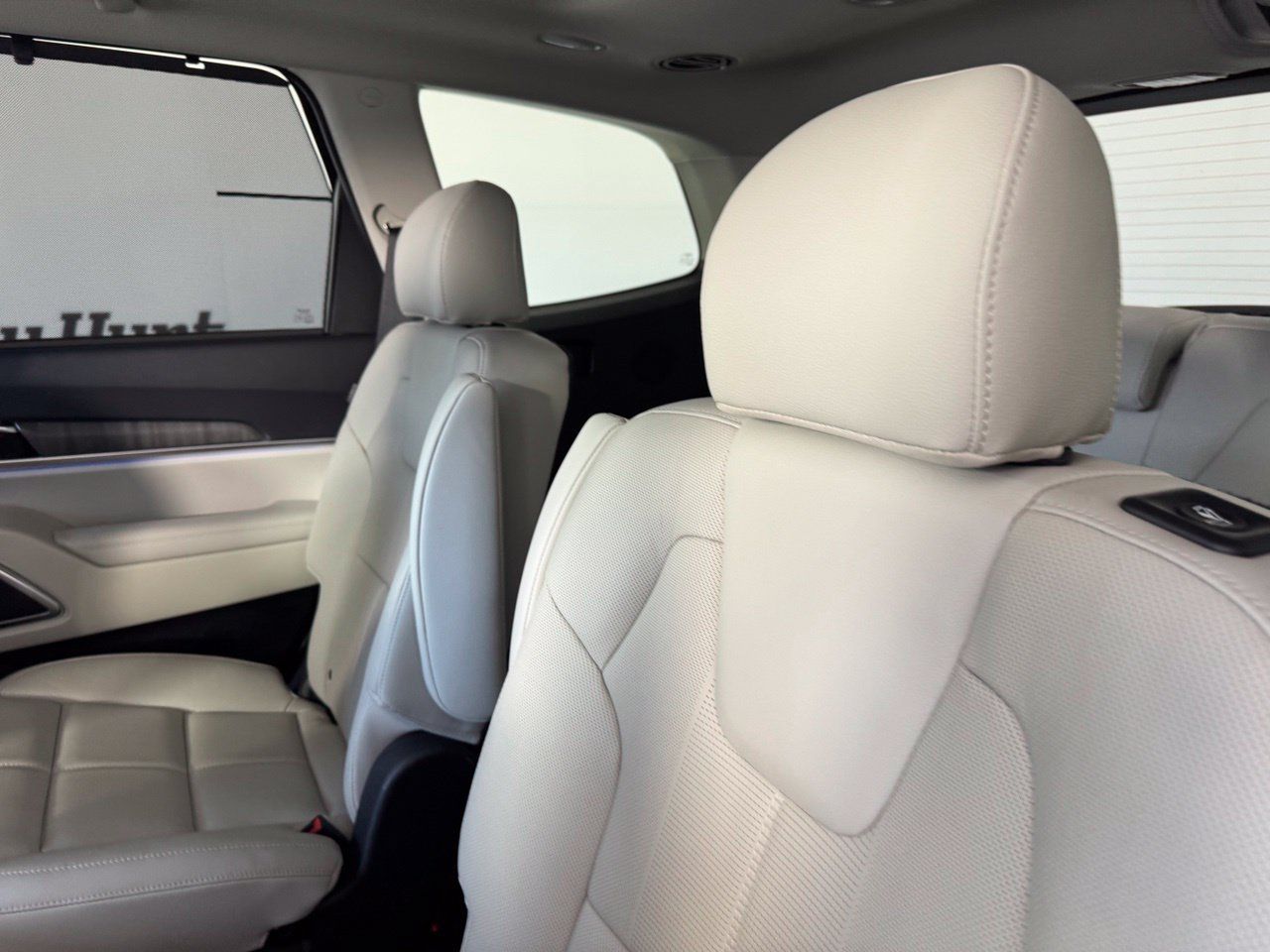 Used 2024 Kia Telluride SX w/ Towing Package FWD image 10