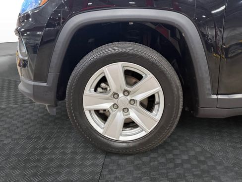 Used 2022 Jeep Compass Latitude w/ Sun and Sound Group AWD/4WD image 15