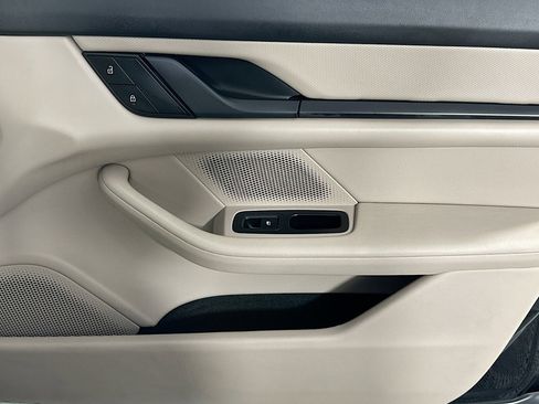 Used 2022 Porsche Taycan 4 Cross Turismo image 23