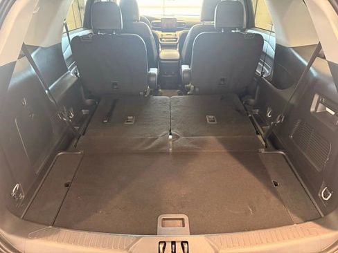 Used 2023 Ford Explorer XLT w/ Equipment Group 202A AWD/4WD image 8