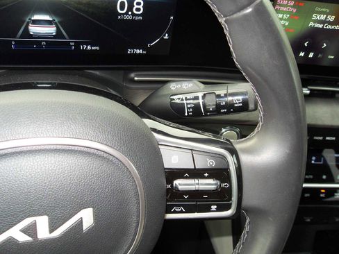 Used 2024 Kia Carnival SX image 43