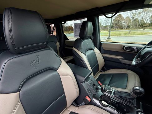 Used 2022 Ford Bronco Wildtrak image 27