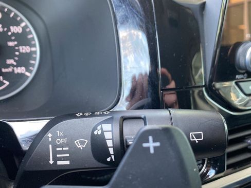 Used 2023 Nissan Pathfinder SV w/ Black Appearance Package image 39