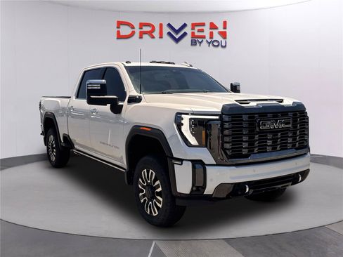 Used 2024 GMC Sierra 2500 Denali Ultimate w/ Max Trailering Package AWD/4WD image 2