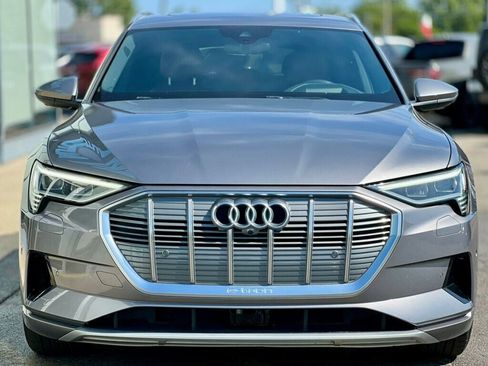 Used 2019 Audi e-tron Prestige w/ Prestige Package image 6