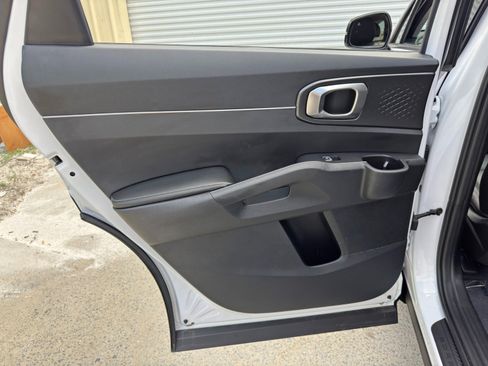 Used 2022 Kia Sorento S FWD image 39