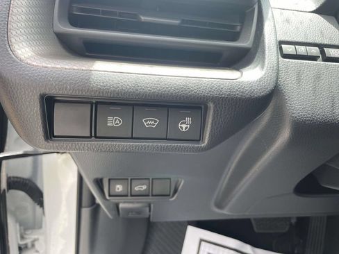 Used 2024 Toyota Prius Limited FWD image 12