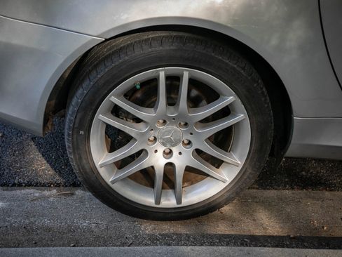 Used 2009 Mercedes-Benz SLK 300 image 12