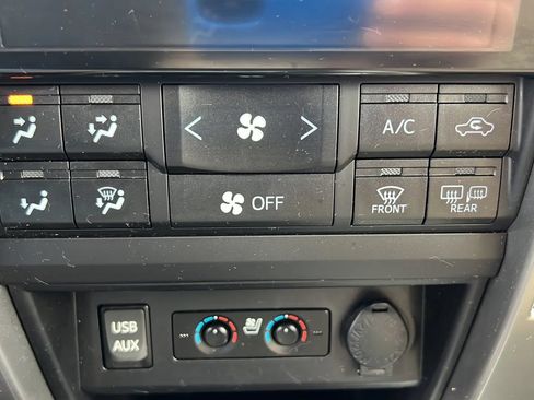 Used 2017 Toyota 4Runner Limited AWD/4WD image 28