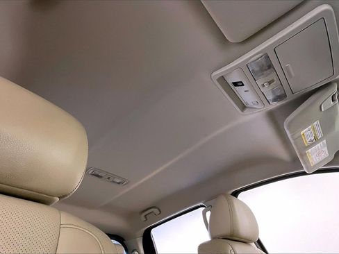 Used 2016 Nissan Titan SL image 21