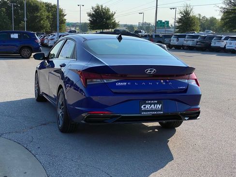 Used 2023 Hyundai Elantra Limited w/ Cargo Package FWD image 5