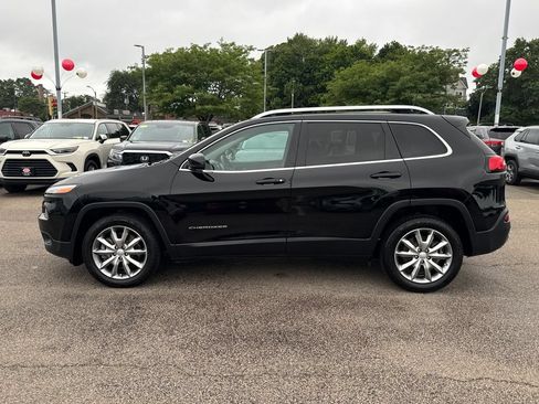 Used 2017 Jeep Cherokee Limited w/ Luxury Group FWD image 4