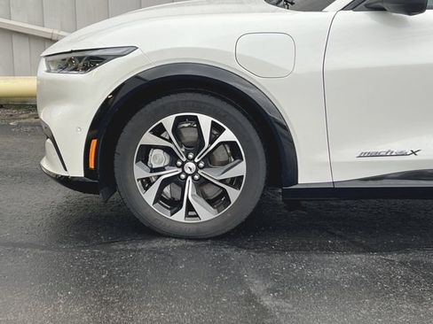 Used 2023 Ford Mustang Mach-E Premium image 19