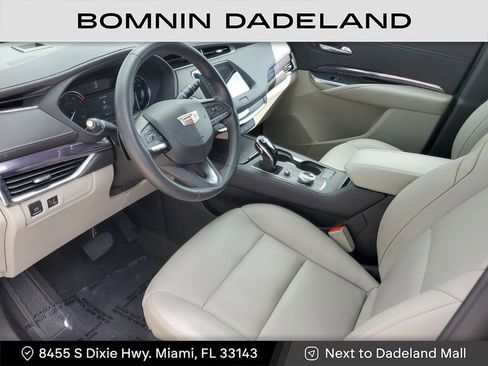 Used 2022 Cadillac XT4 Luxury w/ Driver Awareness Package image 16