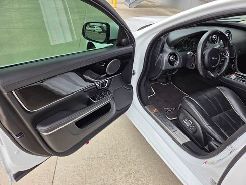 Used 2014 Jaguar XJ AWD image 10