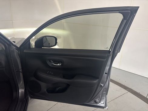 Used 2025 Honda HR-V LX image 29