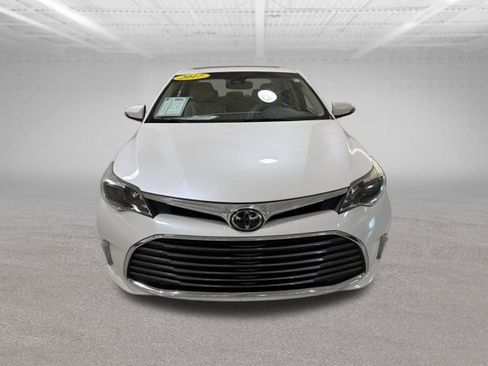 Used 2017 Toyota Avalon Limited FWD image 2