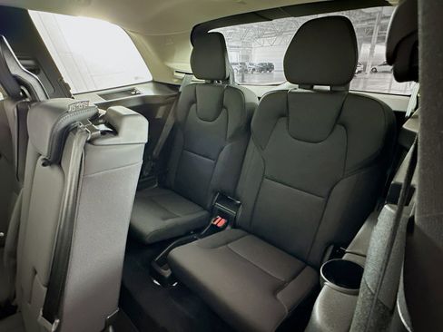 Used 2025 Volvo XC90 B5 Plus image 30