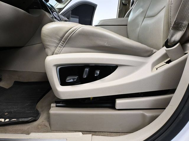 Used 2017 Cadillac Escalade ESV 4WD image 18