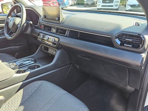 Certified 2024 Honda Pilot Sport image 16