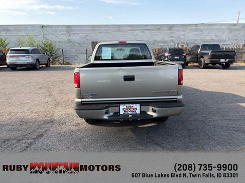 Used 2003 Chevrolet S10 Pickup LS w/ Convenience Package AWD/4WD image 6