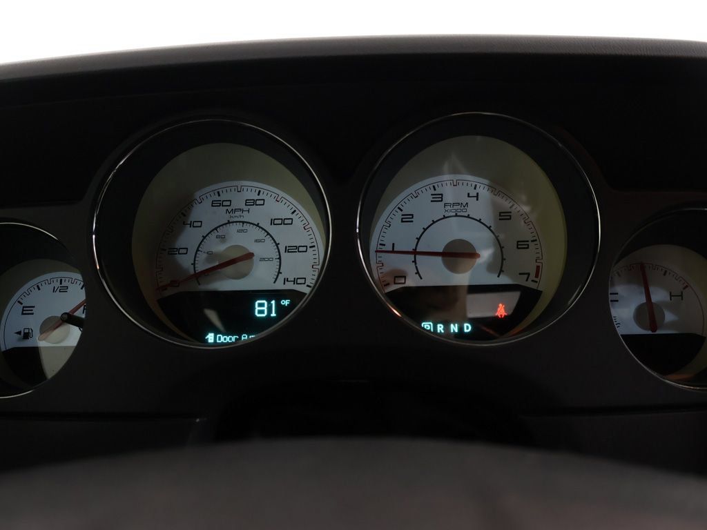 Used 2012 Dodge Challenger SXT RWD image 26